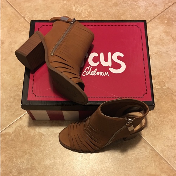 New Sam Edelman’s Kessler Luggage Peep Toe Booties - Picture 2 of 4